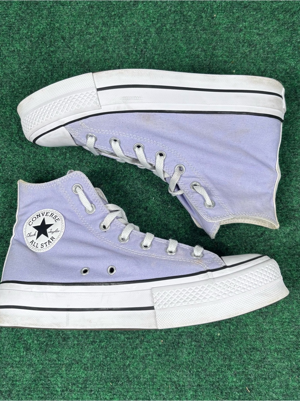 Converse Chuck Taylor All-Star Lavender Canvas High-Top Sneakers Women’s 9